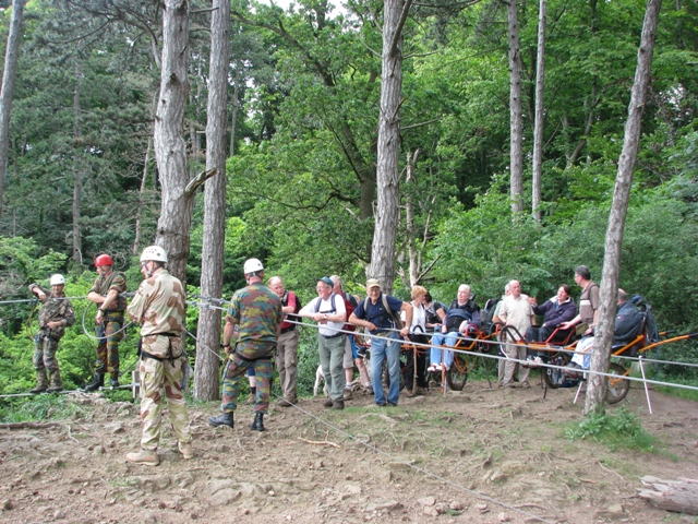 randonnée sportive avec joëlettes, Marche-les-Dames, 2012